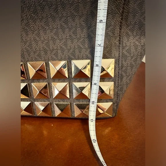 Michael Kors Sinclair Large Studded Tote - Picture 6 of 7